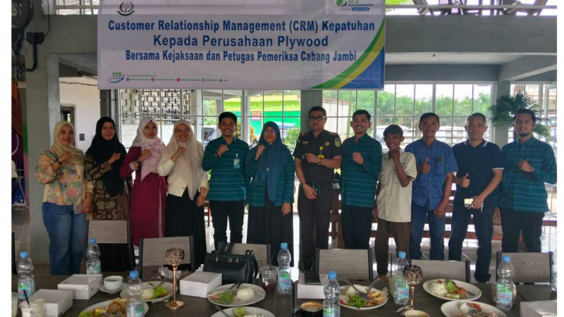 BPJS Ketenagakerjaan Cabang Jambi bekerja sama dengan pihak Kejaksaan dan perusahaan binaan di sektor plywood menggelar kegiatan Customer Relationship Management (CRM) dan sosialisasi kepatuhan perusahaan plywood