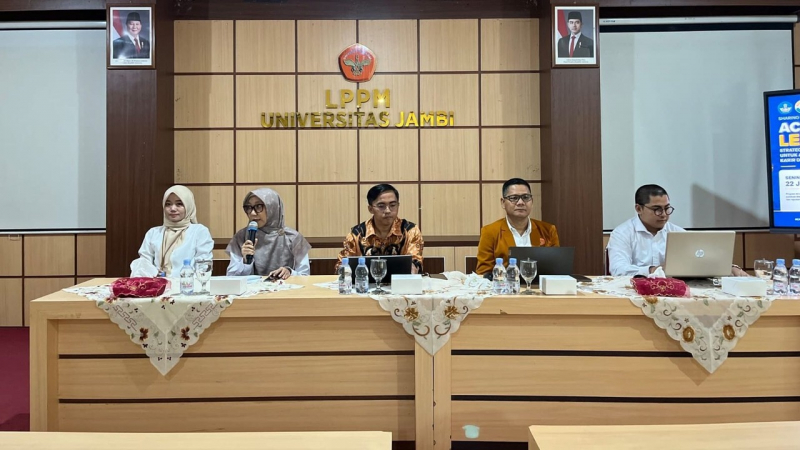 Para pemateri dalam kegiatan Sharing Session Academic Leap