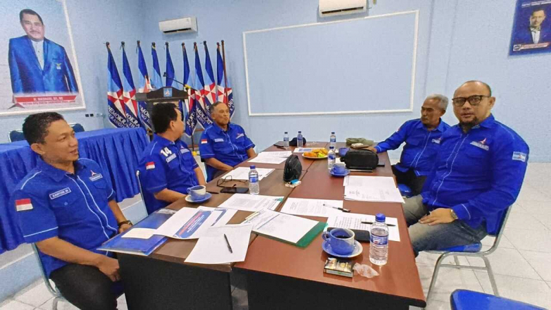 Panitia Musda Partai Demokrat Provinsi Jambi menggelar rapat terkait pendaftaran peserta Musda.