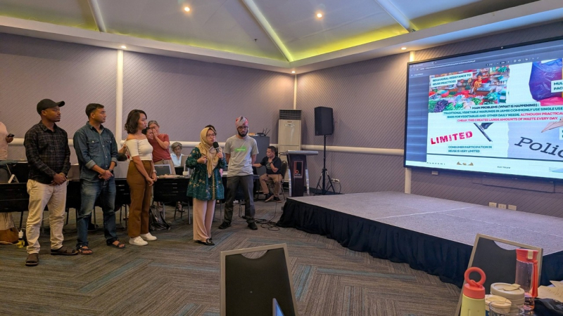 Dosen Agribisnis UNJA saat menyampaikan presentasi menjadi wakili Indonesia dalam Zero Waste Academy 2026