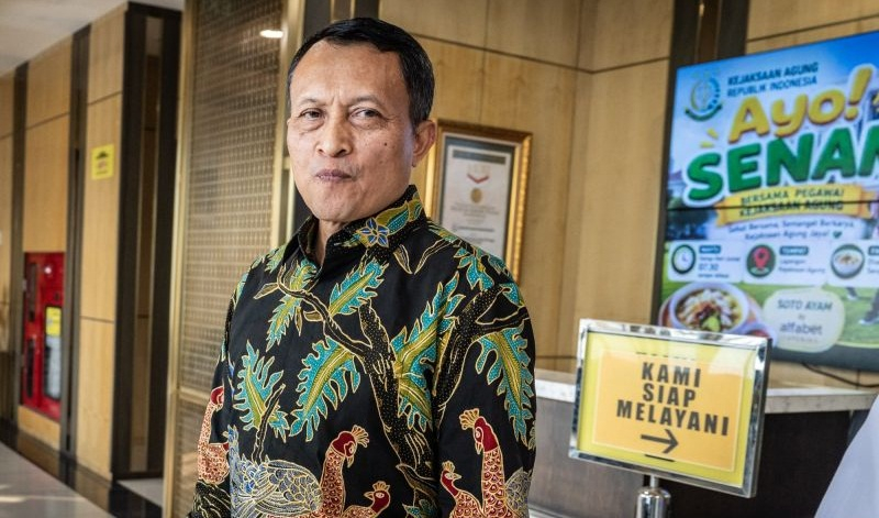 Plt Jaksa Agung Muda Bidang Tindak Pidana Khusus (Jampidsus) Rudi Margono berjalan keluar usai menghadiri konferensi pers 