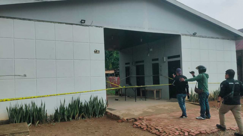 TKP kkematian Brigpol Eko Winarno Saputra, personel Polres Tanjung Jabung Timur masih dipasang garis polisi