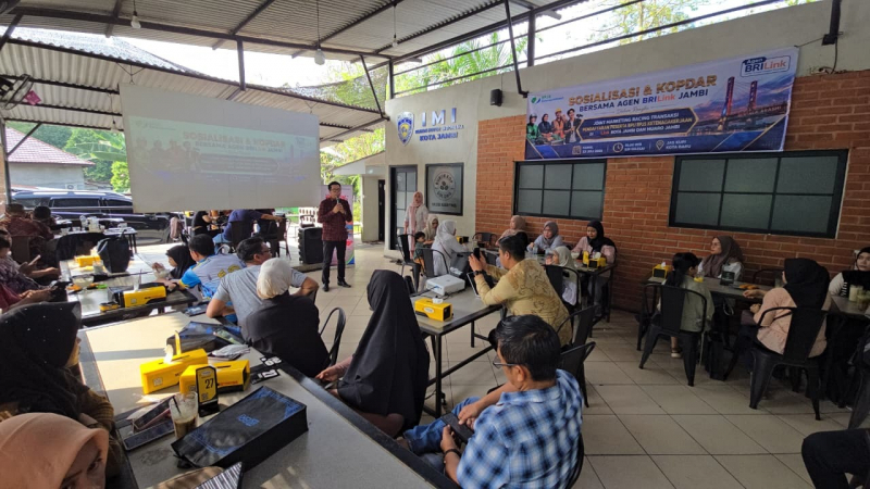 Sosialisasi program yang dilakukan oleh pihak BPJS Ketenagakerjaan terhadap Agen BRILink