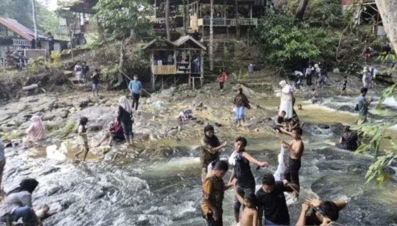 Taman bumi Geopark Merangin Jambi di kawasan Desa Air Batu, Kecamatan Renah Pembarap Kabupaten Merangin.