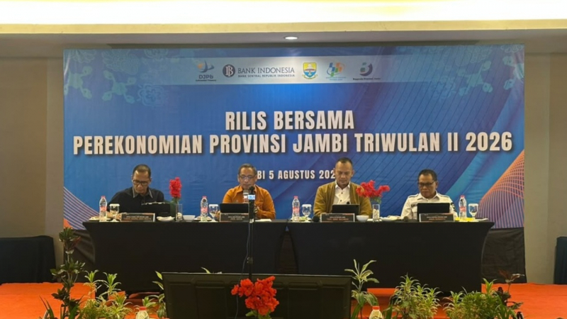 Kegiatan Siaran Pers Bersama Berita Statistik yang berlangsung di Swiss-Belhotel Jambi
