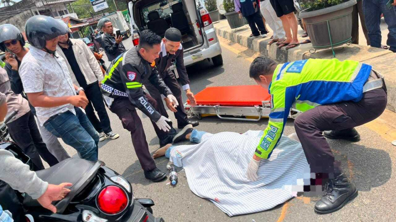 Petugas mendatangi lokasi untuk melakukan evakuasi jasad korban