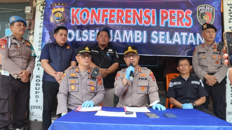 Polsek Jambi Selatan melakukan ekspose terkait residivis jambret kalung emas yang ditangkap di Banten