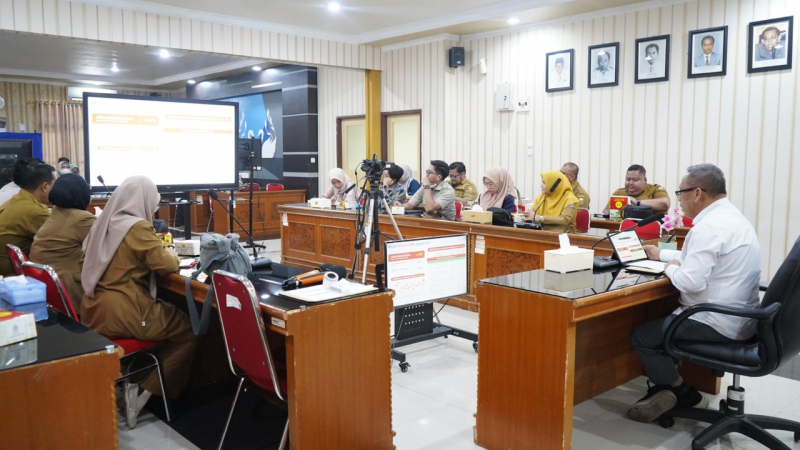 Saat menyampaikan rilis resmi statistik bulan Juli 2026 yang berlangsung di Aula BPS Provinsi Jambi
