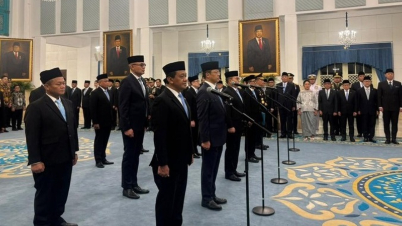 Presiden Prabowo Subianto dalam pelantikan menteri, wakil menteri, Kapolri dan kepala badan di Istana Negara, Jakarta, Kamis (1/10/2026).