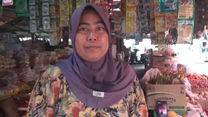 Susi, salah seorang pedagang cabai di Pasar Tradisional Sengeti.